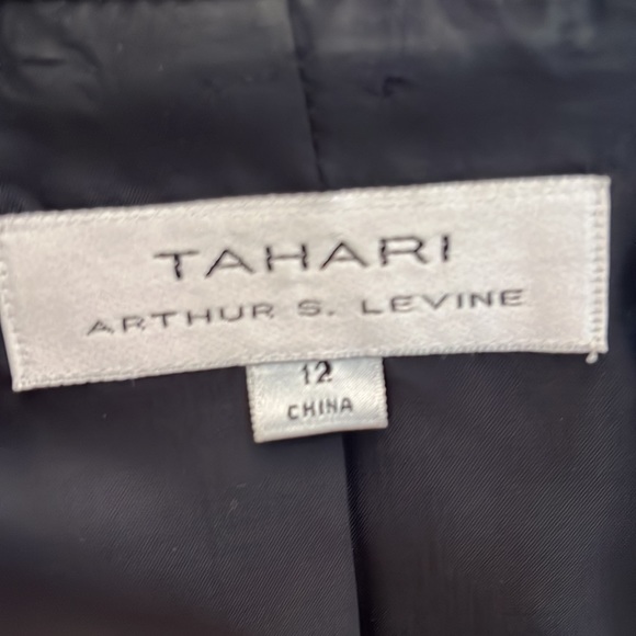 Suit - Picture 5 of 5